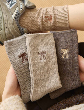 Simple Thicken Warm Bow Embroidery Crew Socks DP25H529