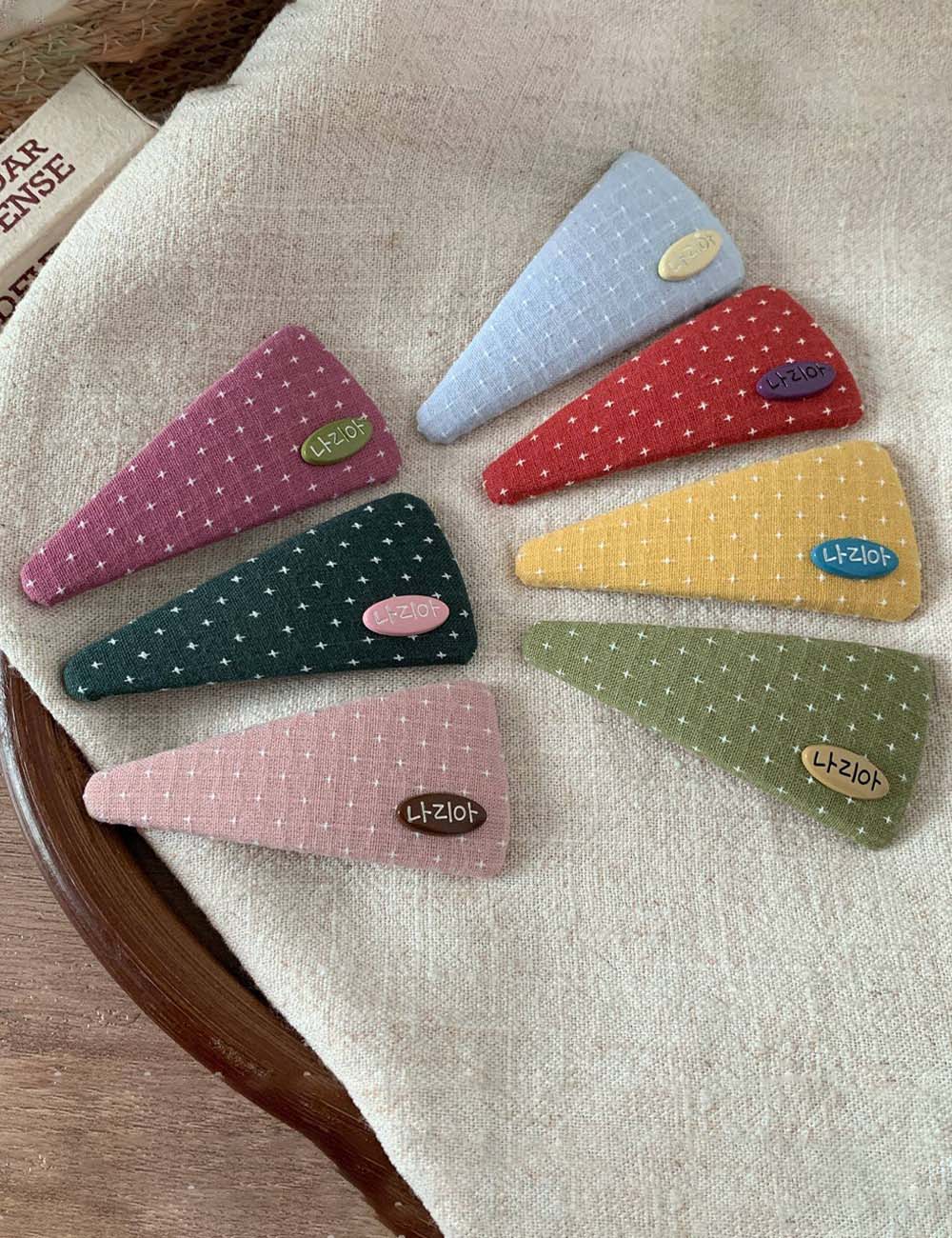 Trendy Color Contrast Non-Slip Triangle Hair Clip 8AS6HCP341T