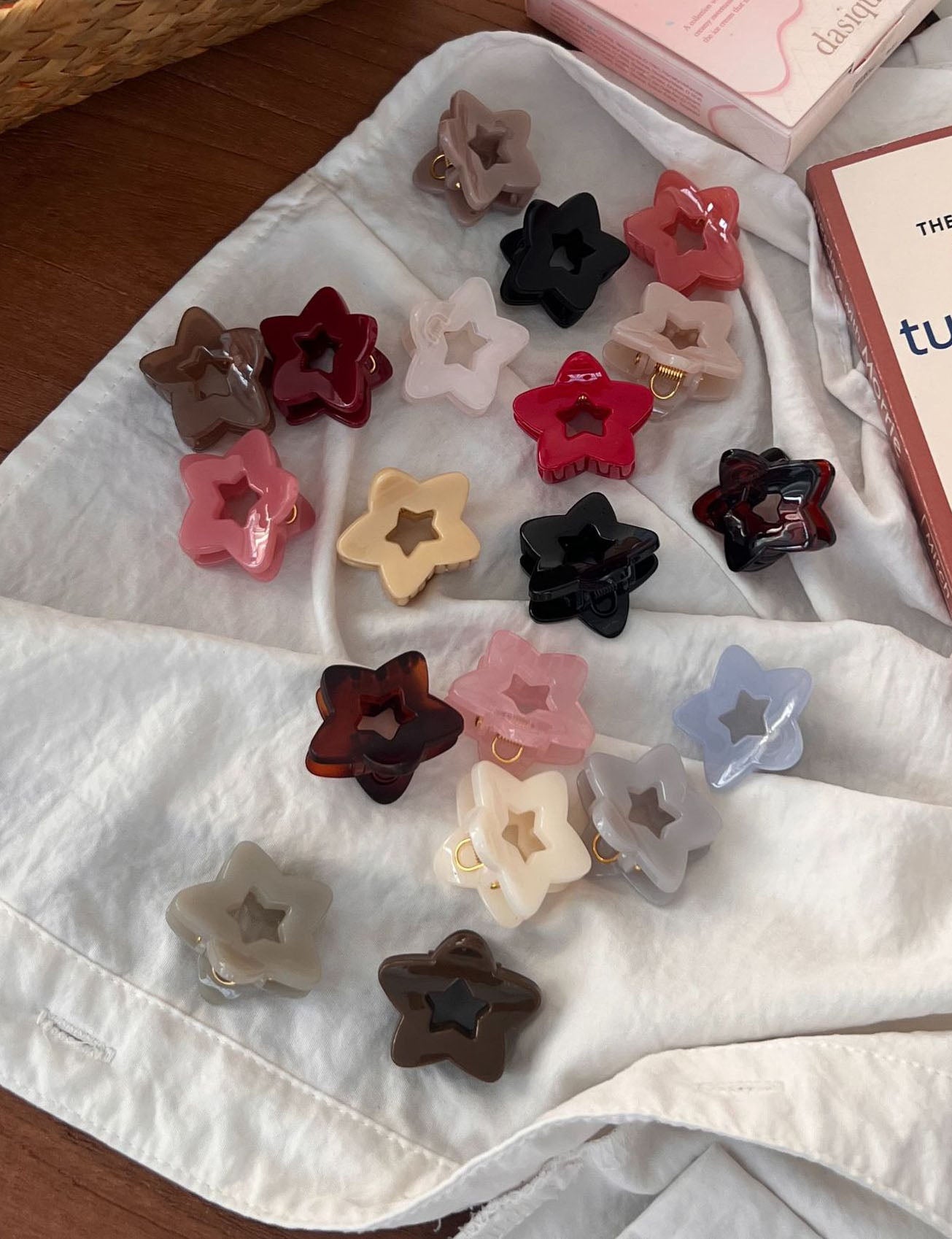 Minimalist Solid Color Hollow Star Hair Clip 8AS6HCP390L