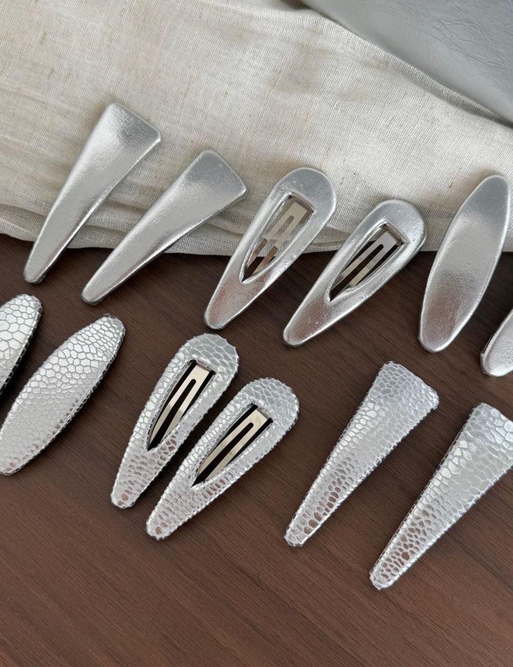 Minimalist Solid Color Oval Snap Hair Clip 8AS6HCP399L