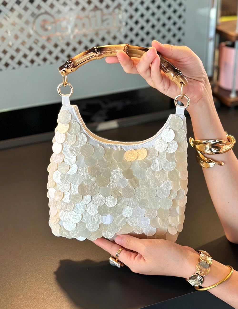Trendy Shell Bamboo Handle Evening Handbag Bag 8BW6BBG417