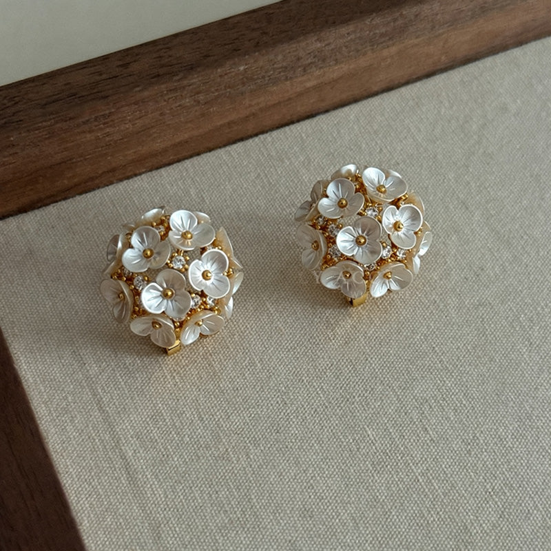 Trendy Floral Natural Shell Tassel Stud Earrings 6W6JER565