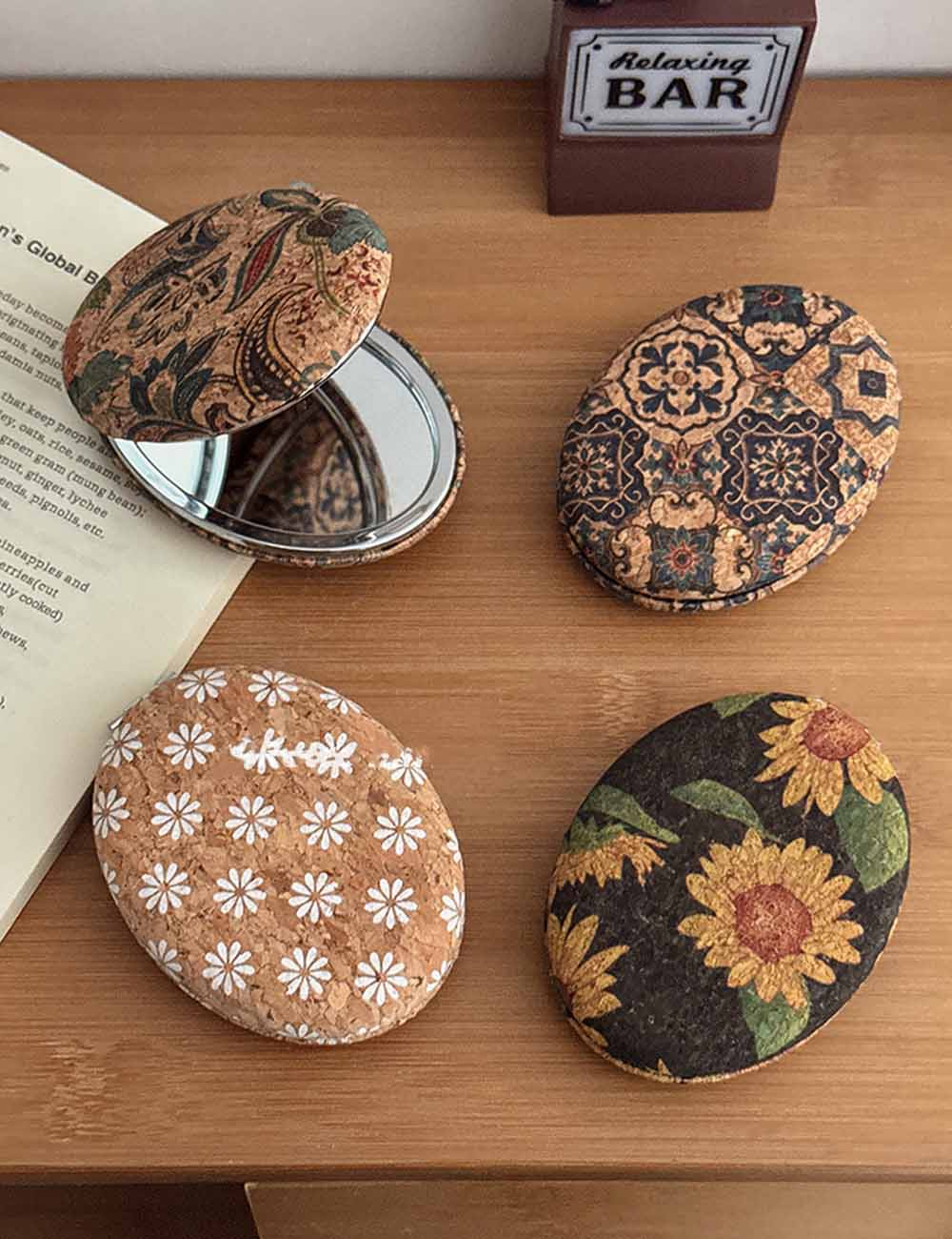 Vintage Floral Print Foldable Makeup Mirror DP25E958