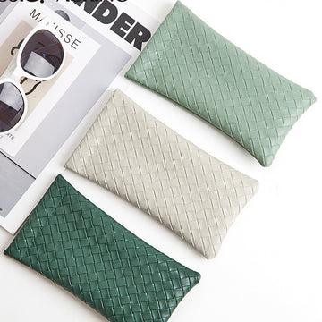Solid Color Squeeze Top Eyeglass Pouch DP25B931