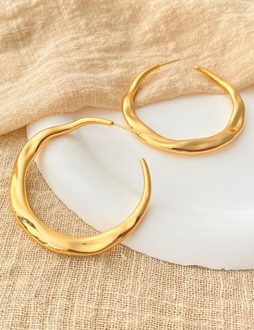 Electroplated Irregular Metal C Shaped Hoop Earrings DPJE1302