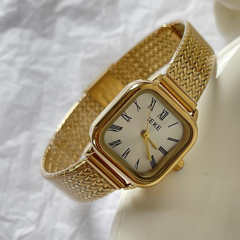 Retro Roman Numeral Quartz Watch DP25E437