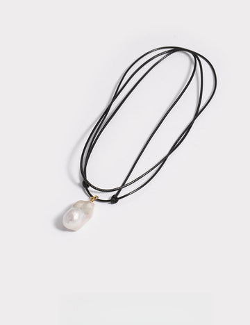 Simple Baroque Pearl Pendant Leather Cord Necklace DP25F846