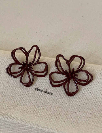 Elegant Hollow Out Flower Stud Earring DP25F797