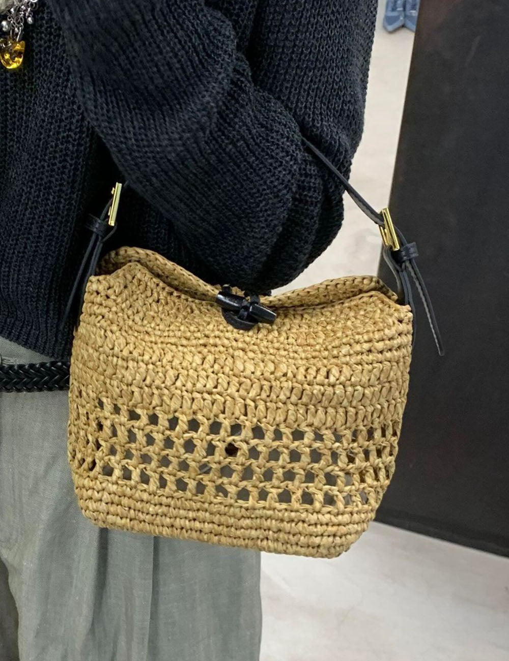 Hollow Hand-Woven Handbag - DippedShop Wholesale - #1283