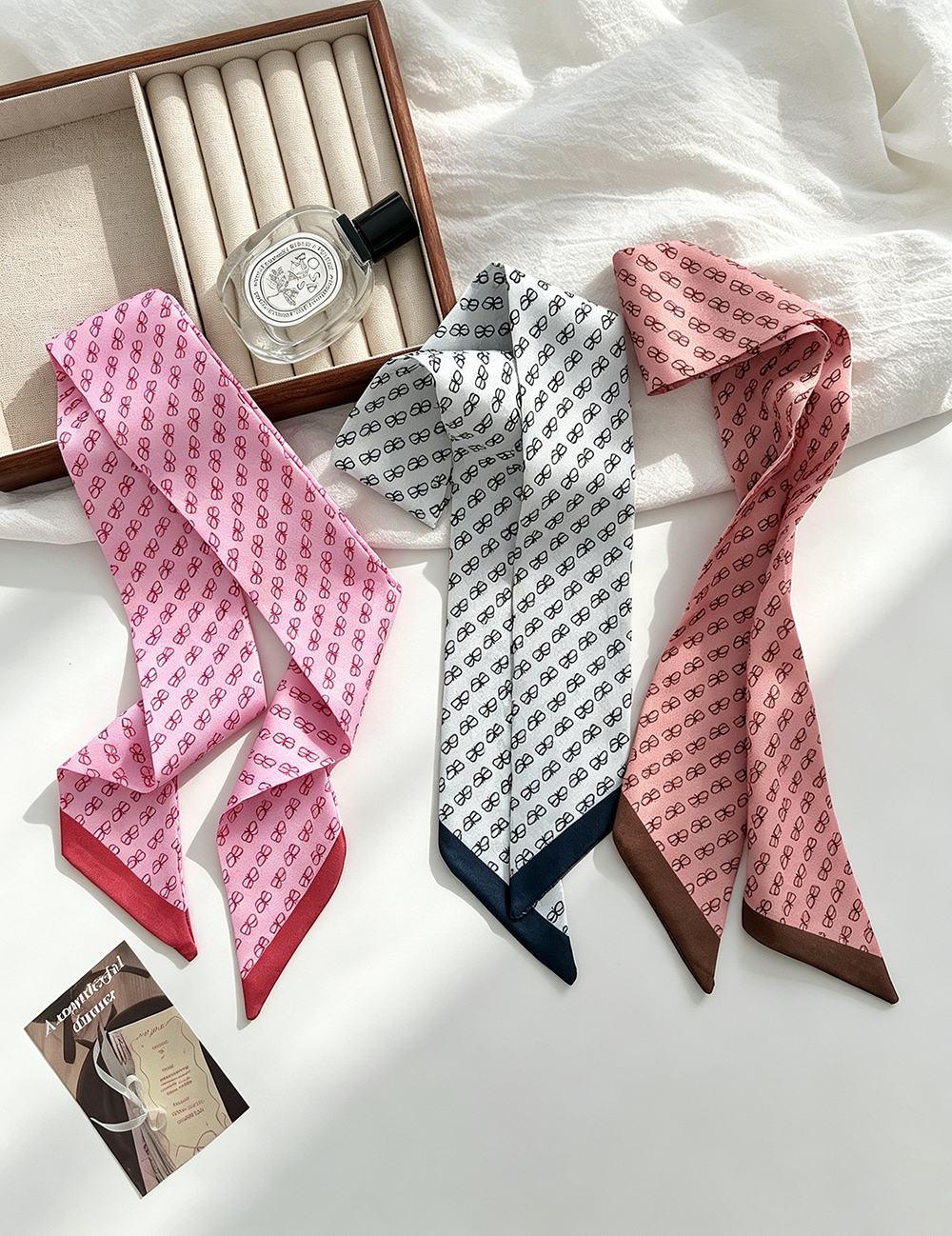 Cute Bowknot Print Narrow Silk Scarf MK2BLW6W6NSI65