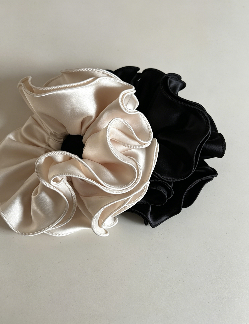 Satin Ruffle Edge Hair Scrunchie MK2BW6W6HSR08