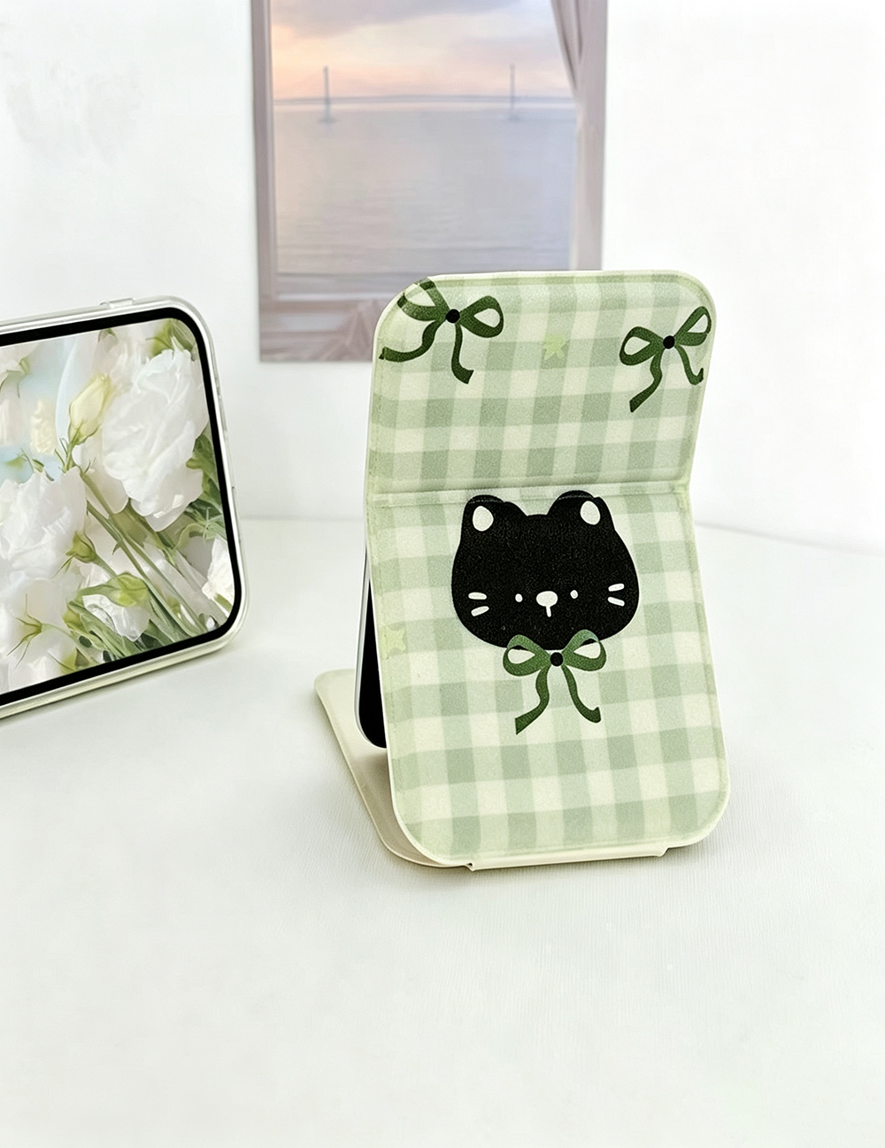 Fresh Kitten Pattern Fold Portable Makeup Mirror MK2PPFN6CT5MR41