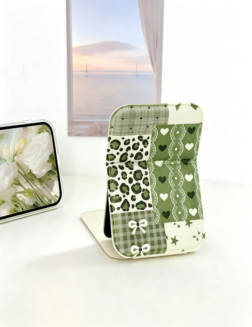 Fresh Kitten Pattern Fold Portable Makeup Mirror MK2PPFN6CT5MR41
