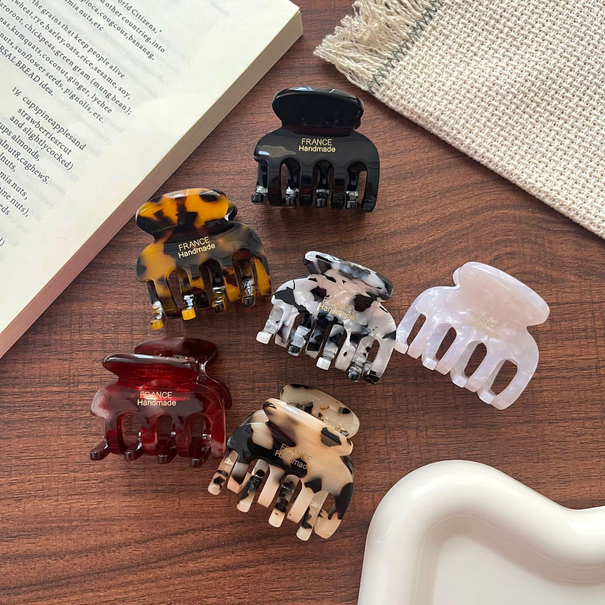 Retro Leopard Tortoise Shell Mini Hair Claw 6W6HCP1634