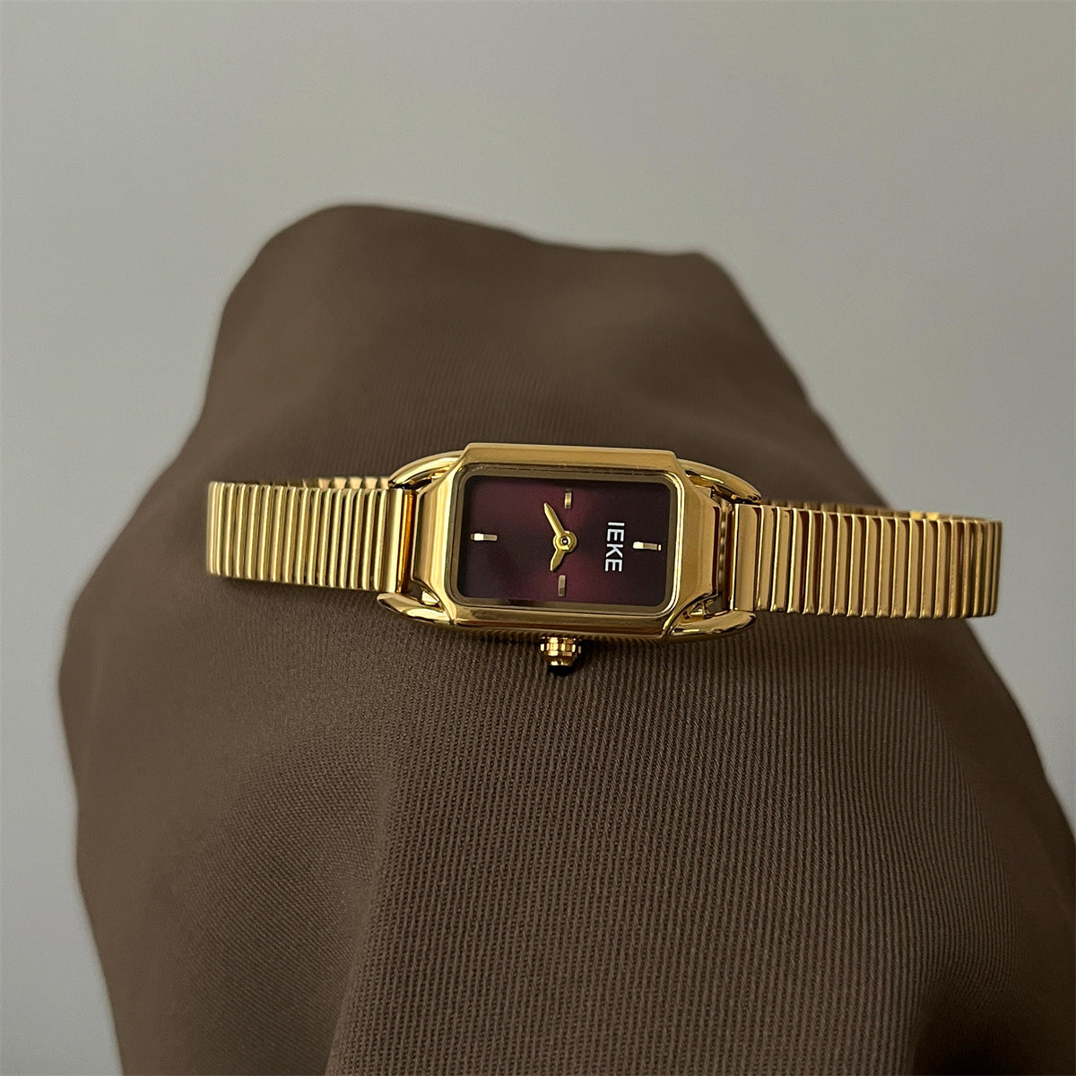 Vintage Gold Red Dial Watch - DippedShop Wholesale - #3011