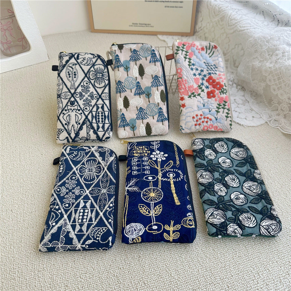 Stylish Floral Embroidery Lightweight Sunglasses Case MK2BLC6S13HSY74