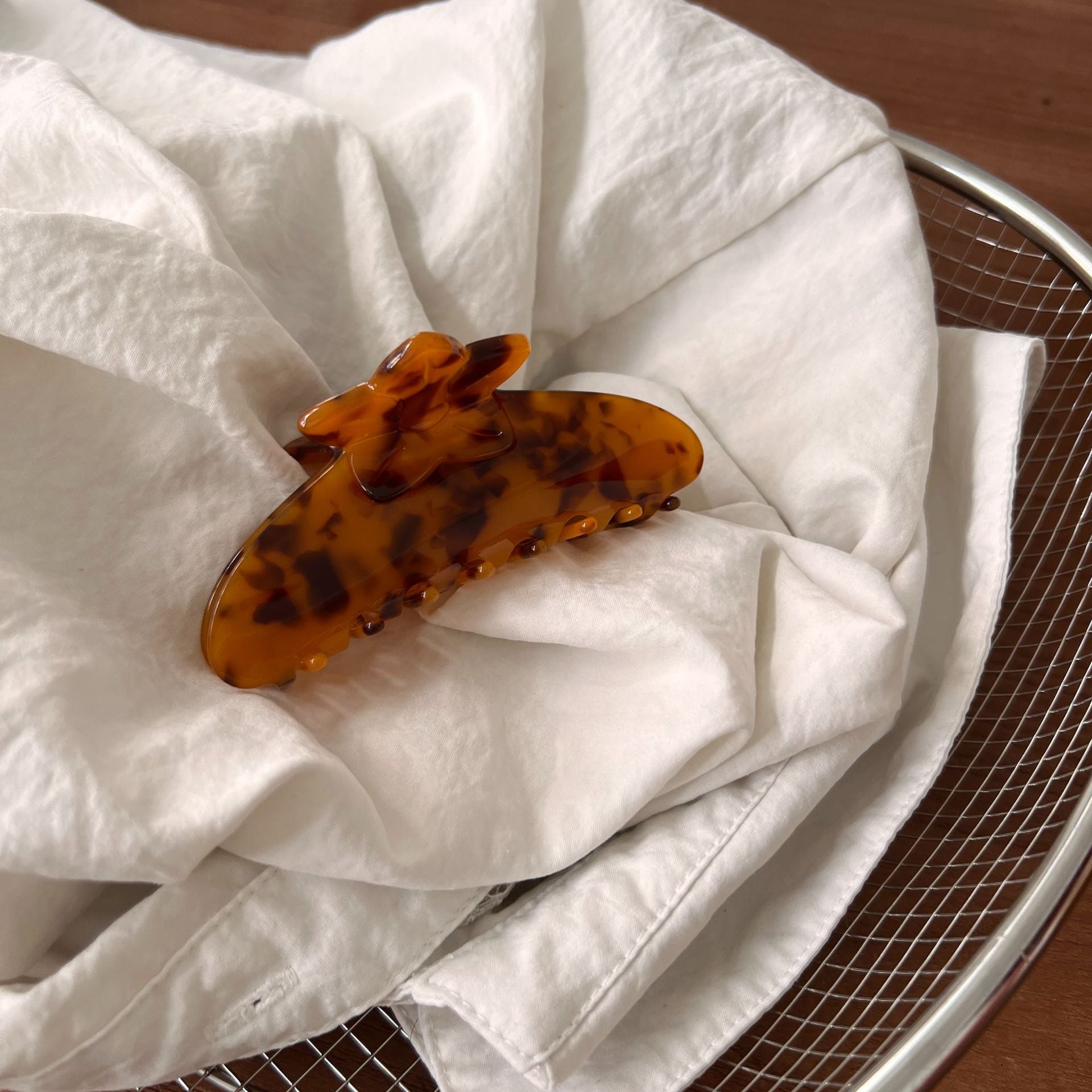 Sweet Flower Tortoiseshell Acetate Hair Claw 6W6HCP1302