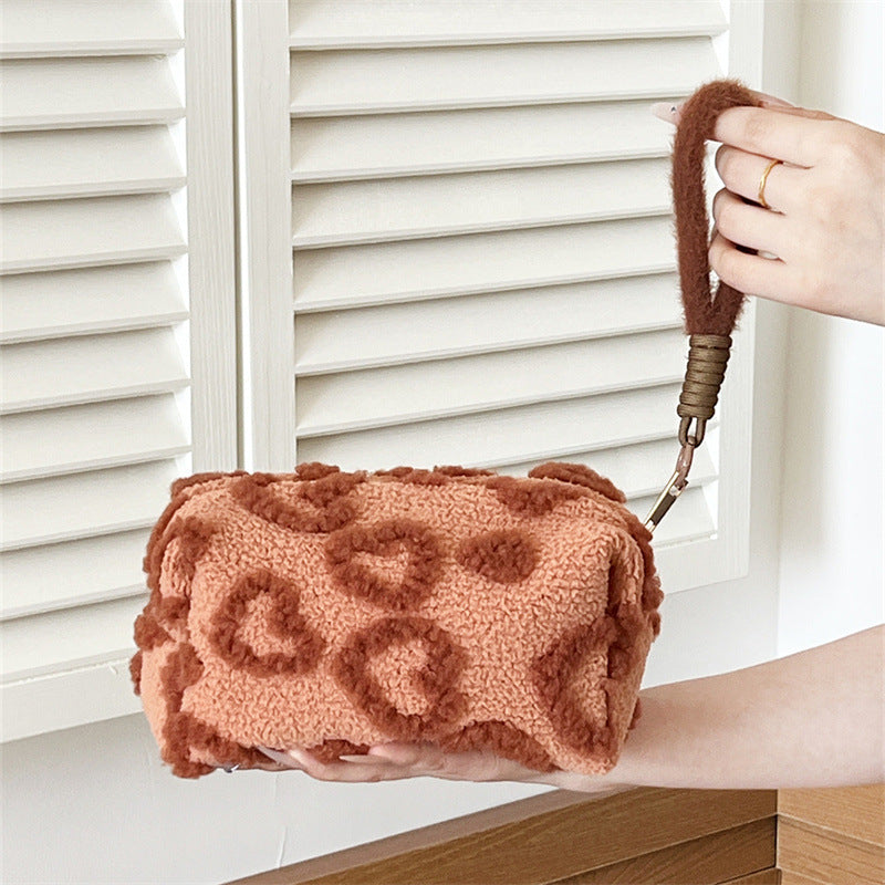 Sweet Plush Heart Large Capacity Cosmetic Bag 6S5CO114