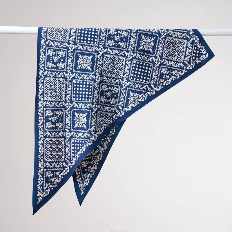 Vintage Paisley Triangle Silk Scarf DP25G455