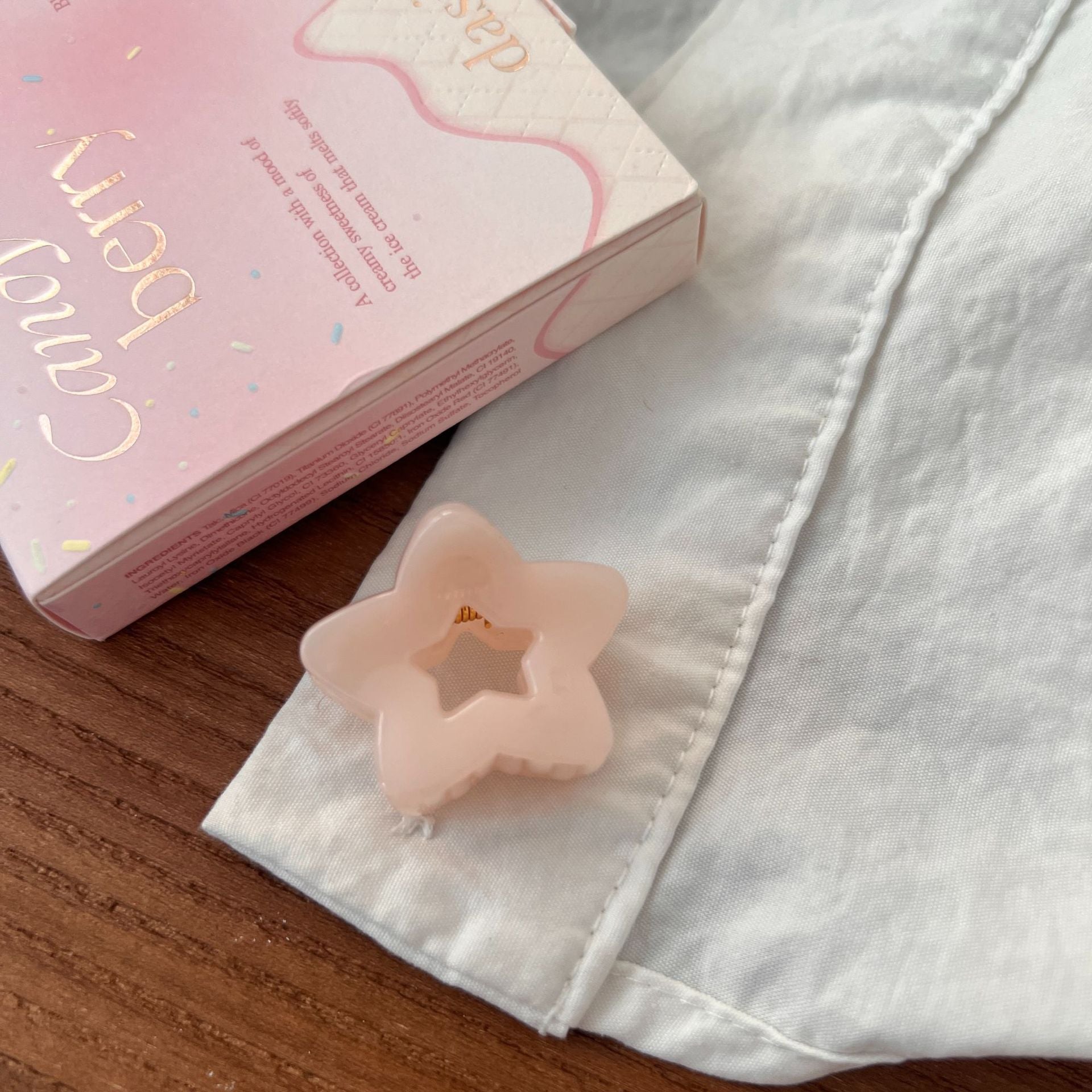 Minimalist Solid Color Hollow Star Hair Clip 8AS6HCP390L