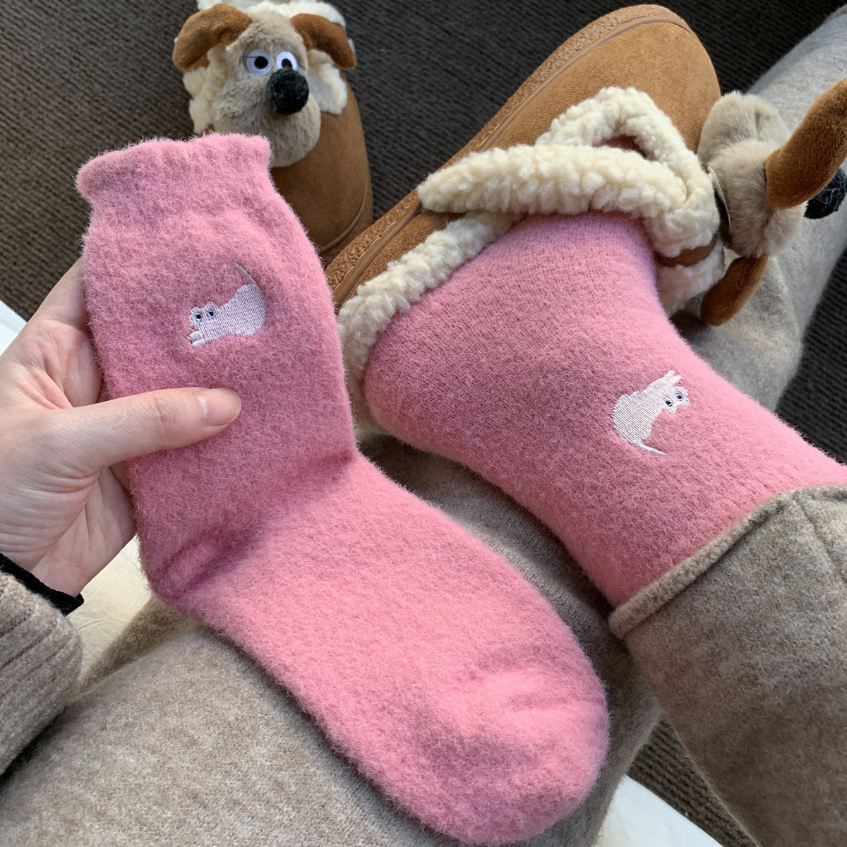Cute Embroidered Cat Velvet Socks 6W8FSO884