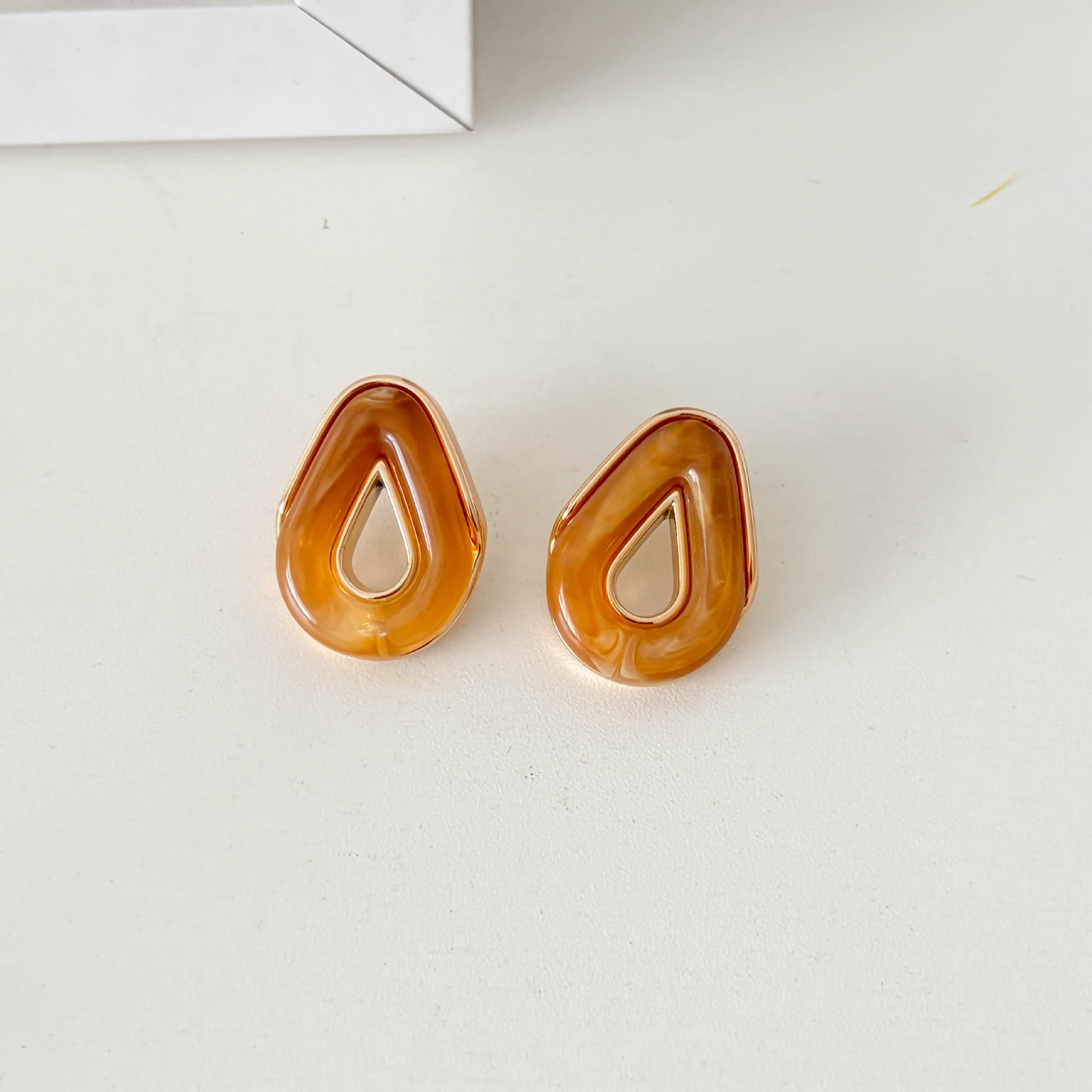 Minimalist Solid Color Hollow Acrylic Stud Earring 6W6JER559