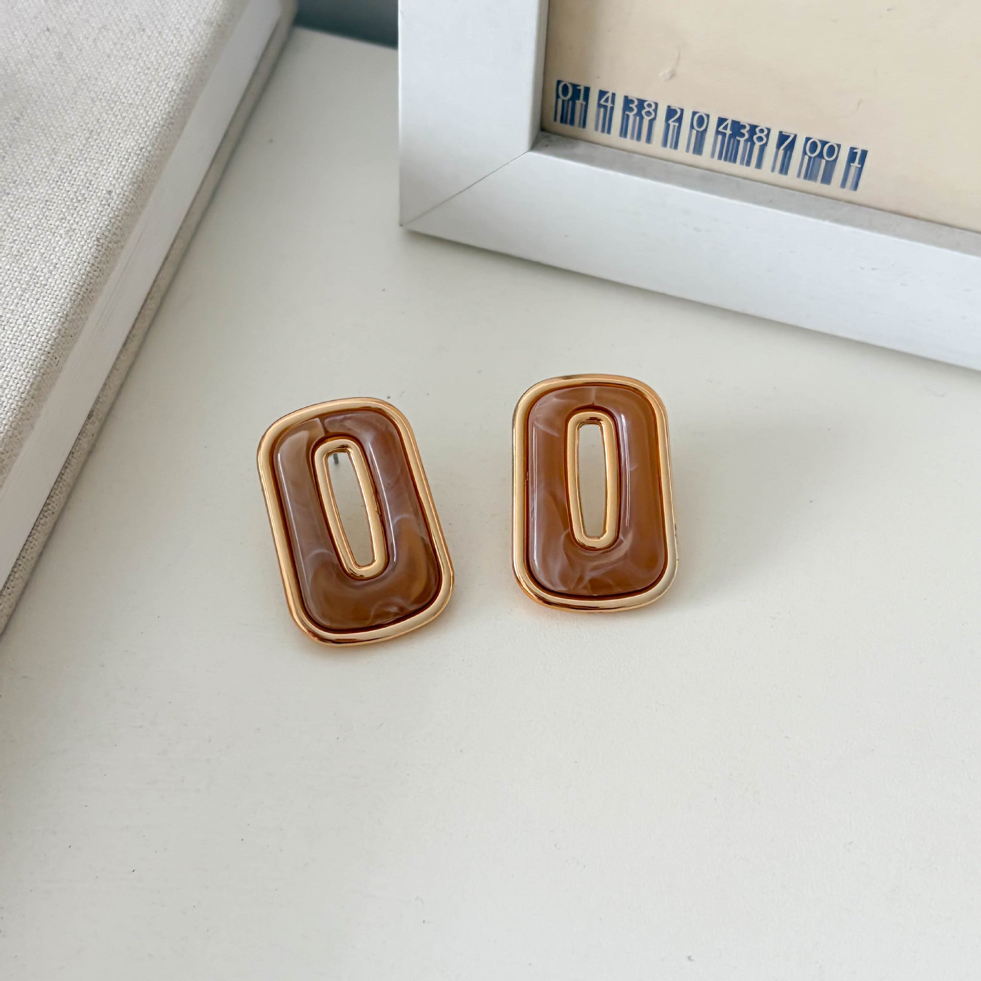 Stylish Hollow Out Rectangle Acrylic Drop Earrings 6W6JER615