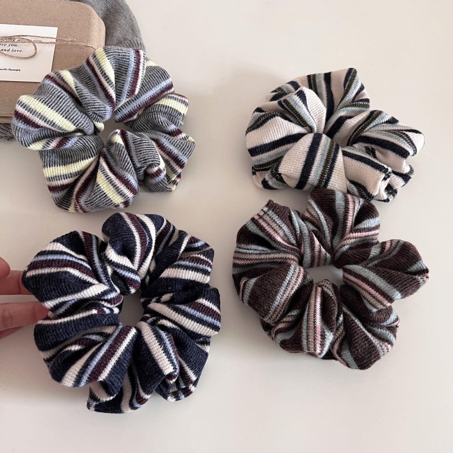 Simple Knit Striped Hair Scrunchie MK2BLW6W6HSR14