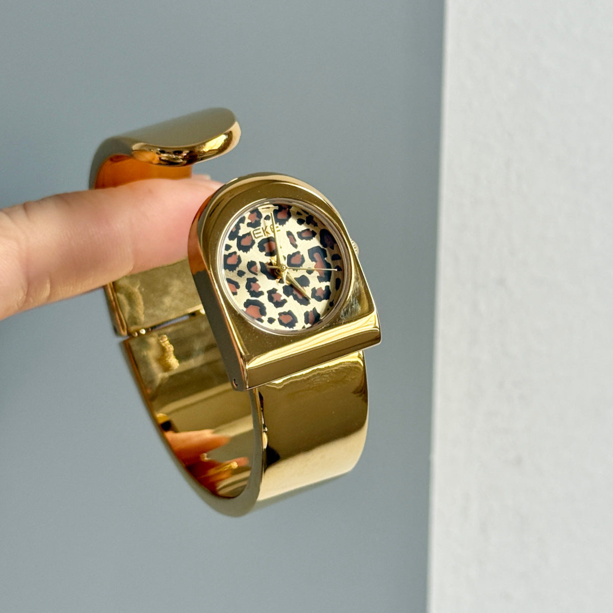 Chunky Geometric Gold Watch - DippedShop Wholesale - #0451