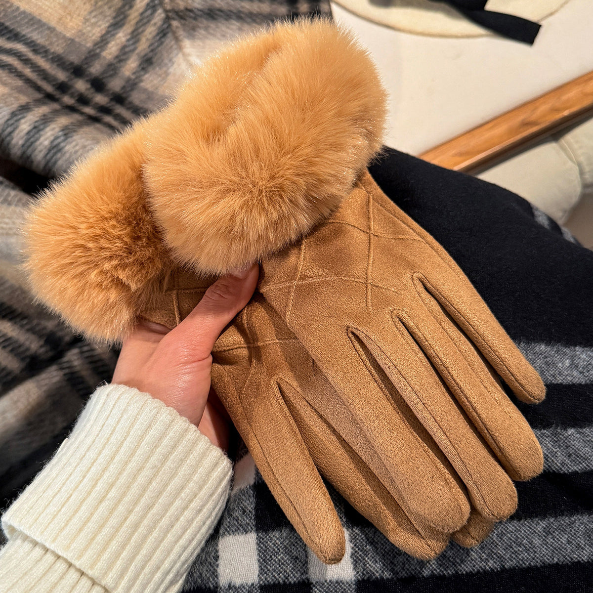 Suede Faux Fur Gloves - DippedShop Wholesale - #5075