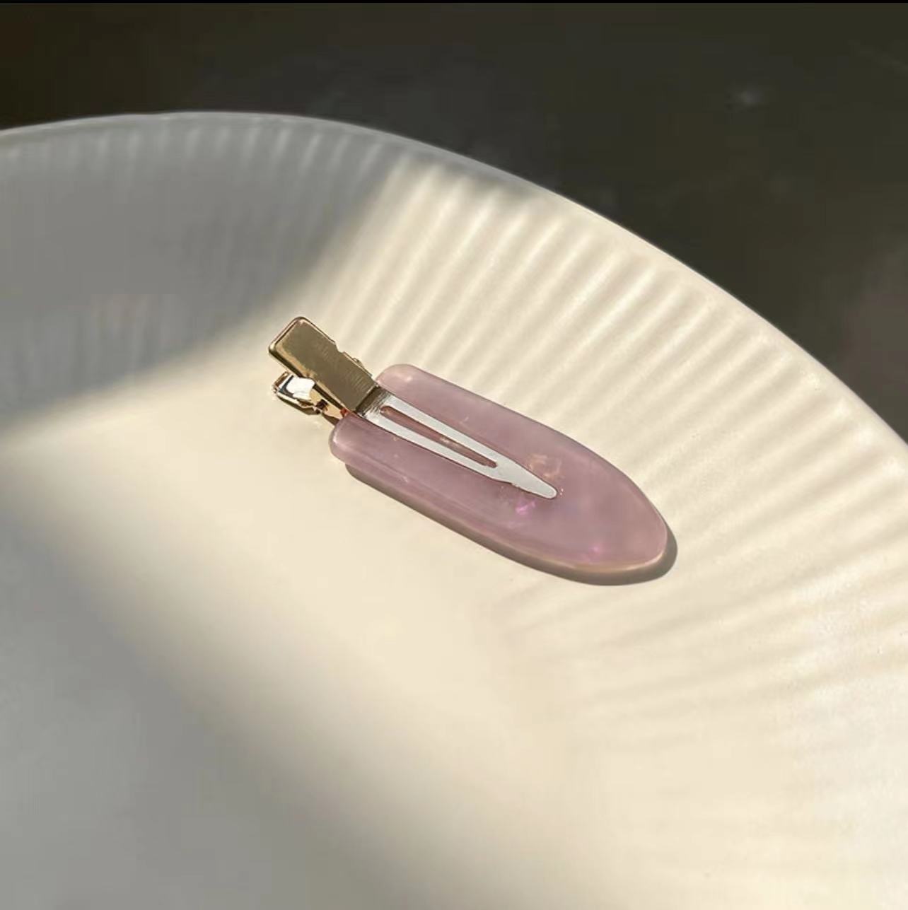 Iridescent Duckbill Hair Clip - DippedShop Wholesale - #0899