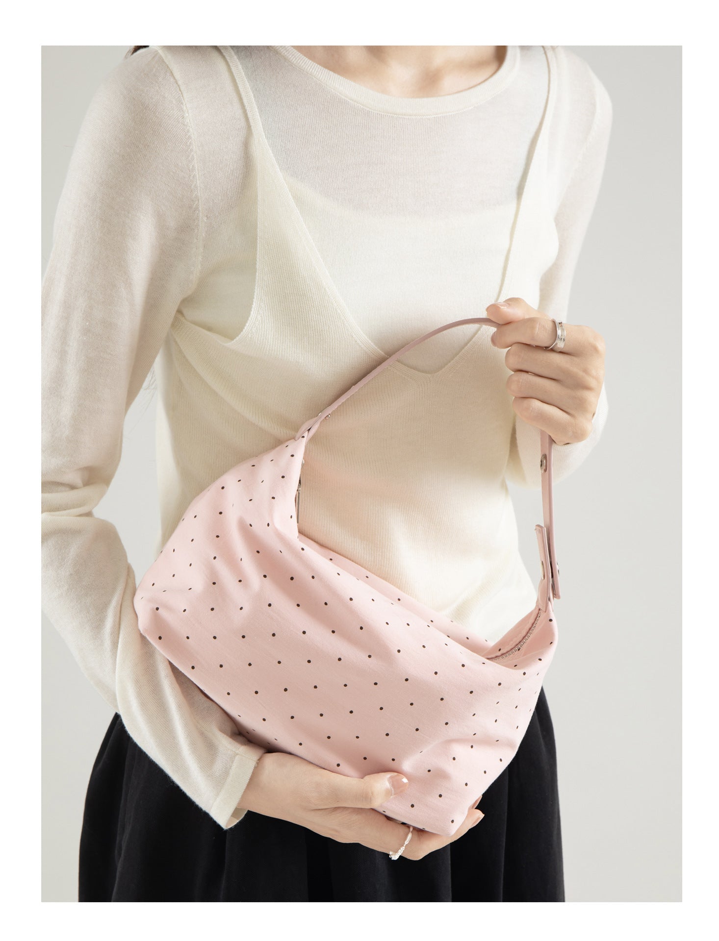 Minimalist Polka Dots Handbags 6W10BBG1364