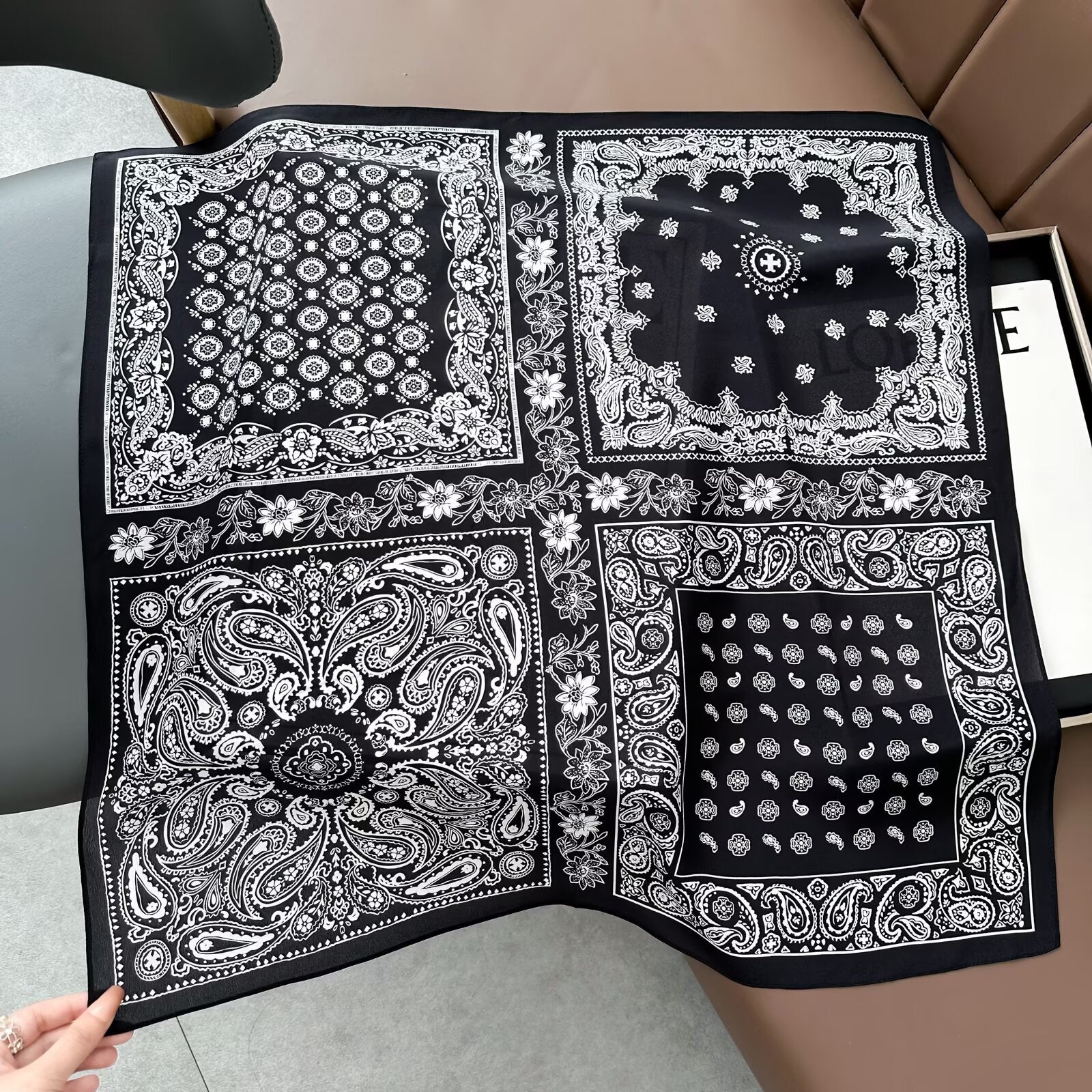 Paisley Print Luxury Mulberry Silk Square Scarf MK2BW6W6NSI04