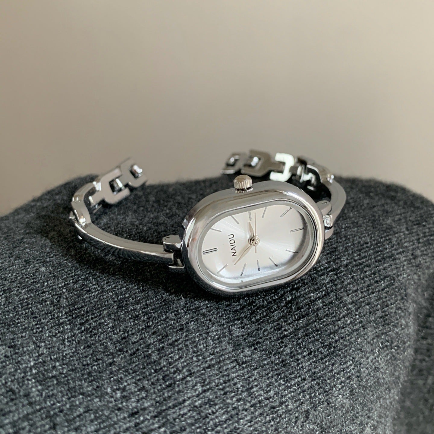 Oval Dial Bracelet Watch - DippedShop Wholesale - #3363