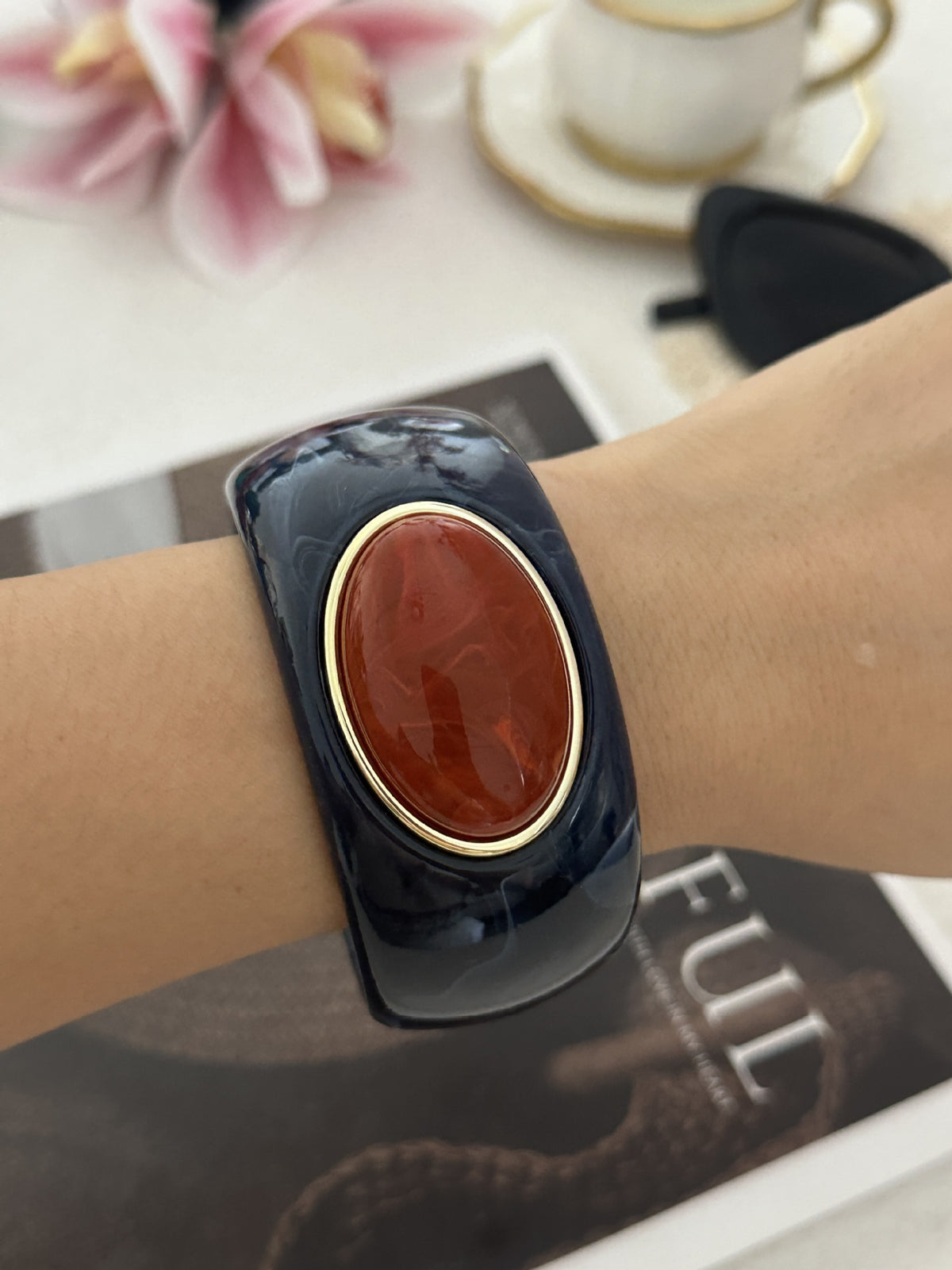 Chunky Oval Resin Wide Bangle Bracelet 6W6JBR606