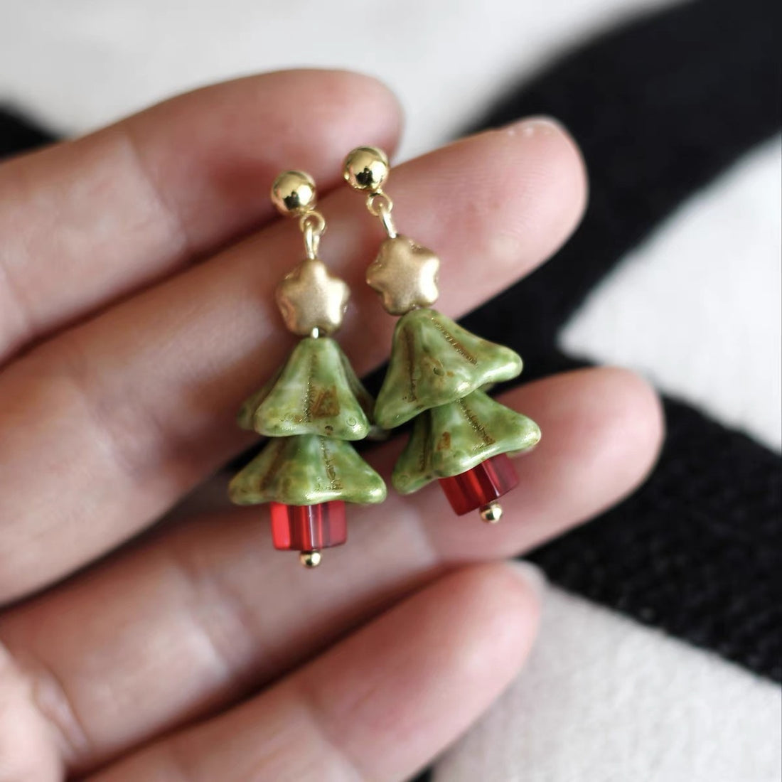 Simple Cute Christmas Tree Pendant Stud Earrings DPJE1923