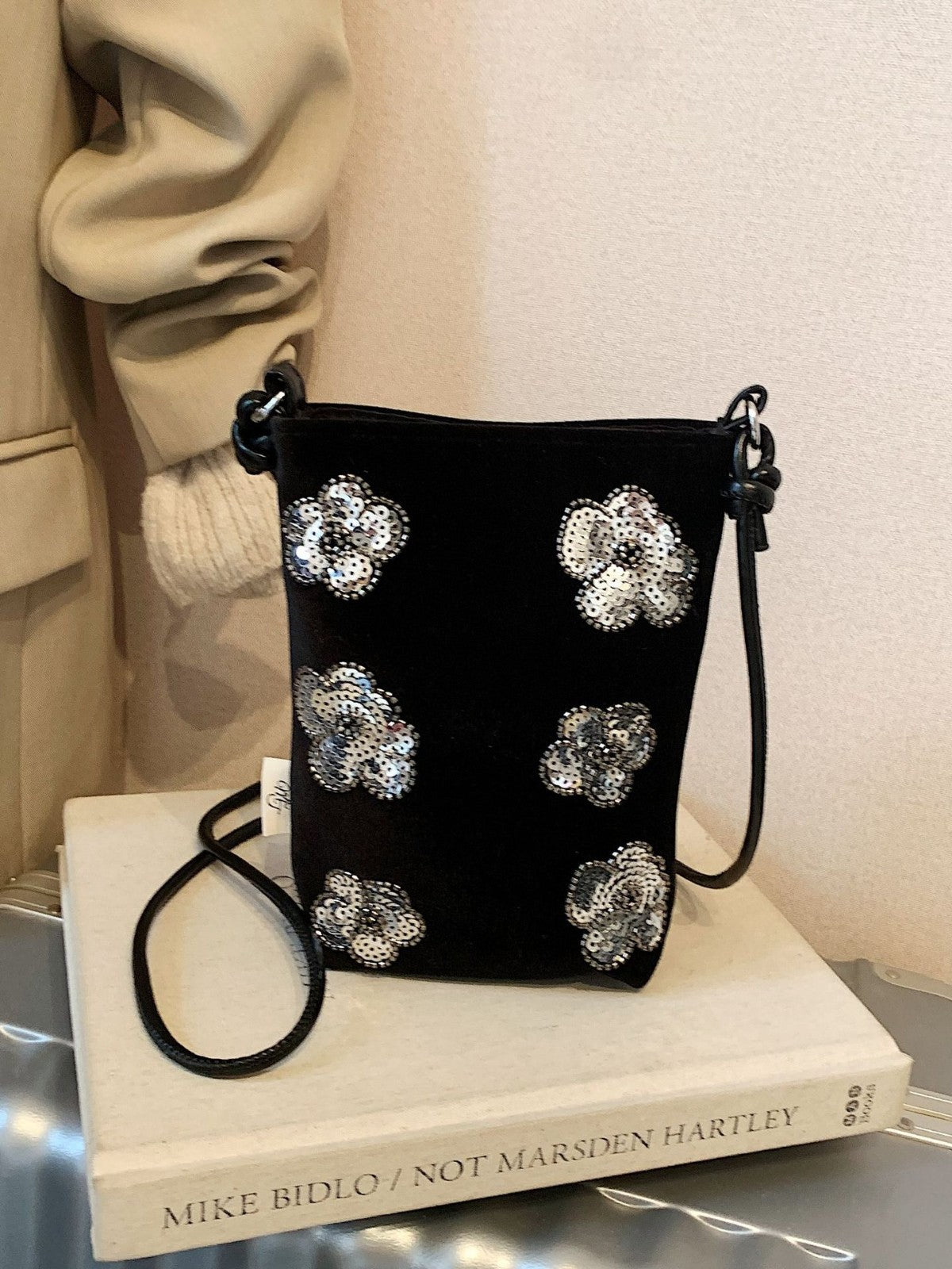 Vintage Floral Emroidery Crossbody Phone - DippedShop Wholesale - #0419