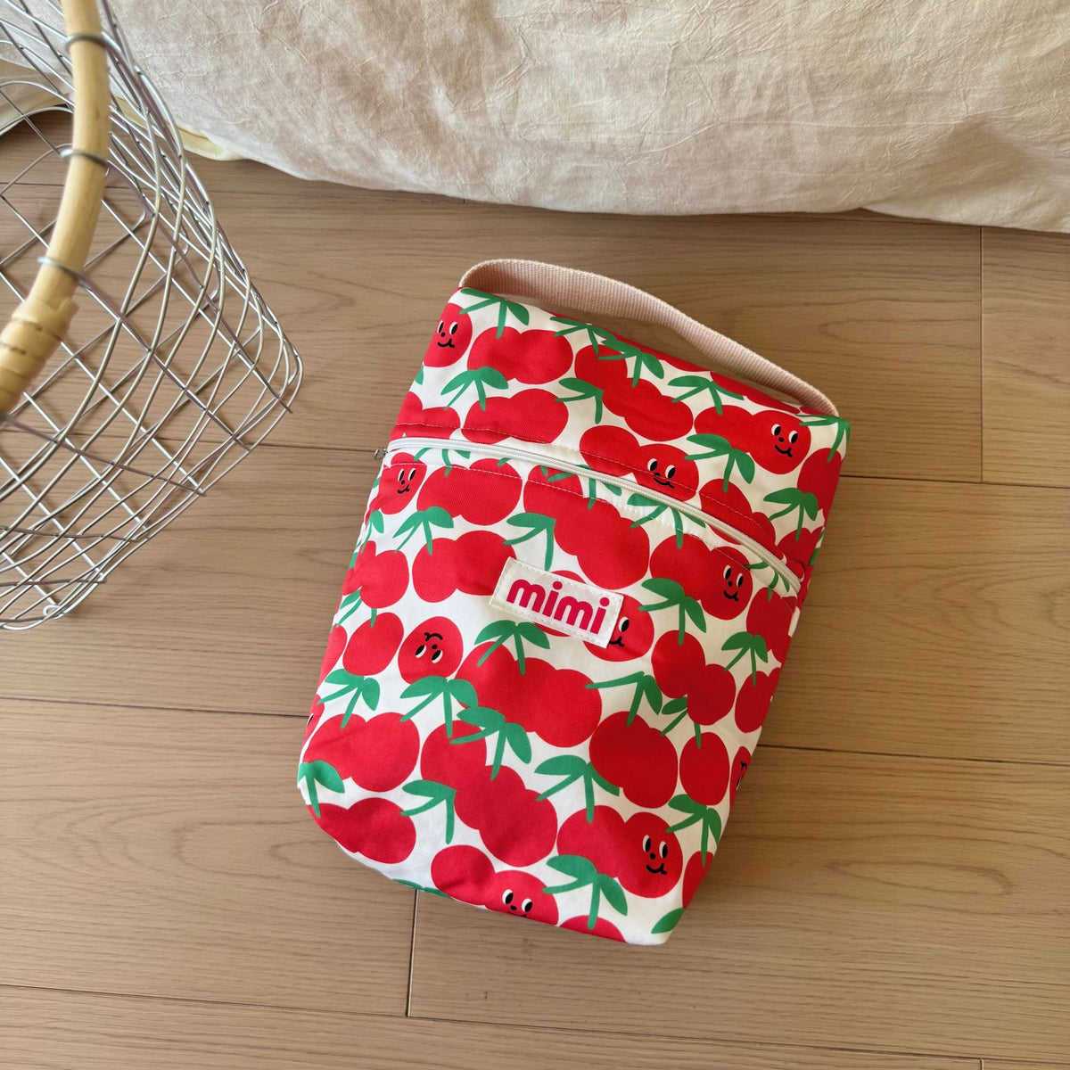 Cute Strawberry Print Portable Cosmetic Bag 6C5CO275