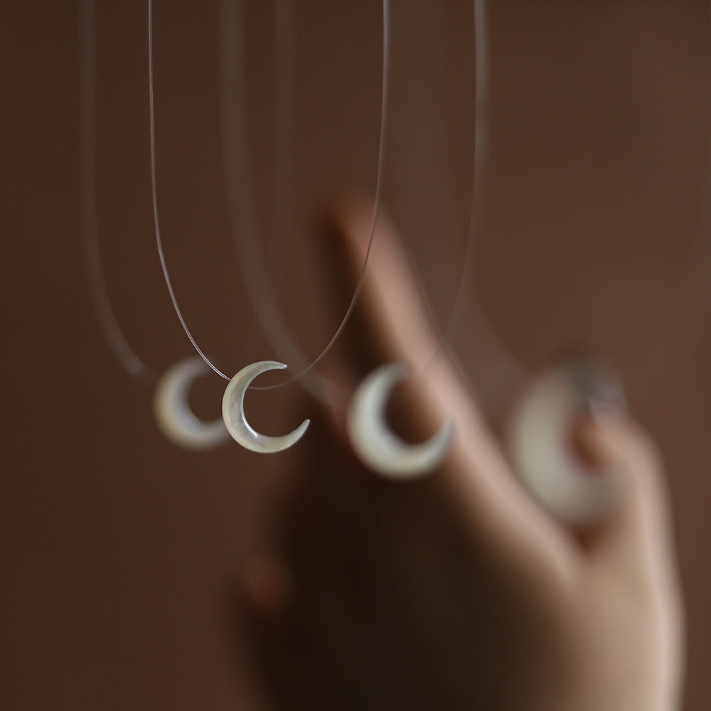 Invisible Fishing Line Crescent Moon Choker Necklace 6W6JNC1077