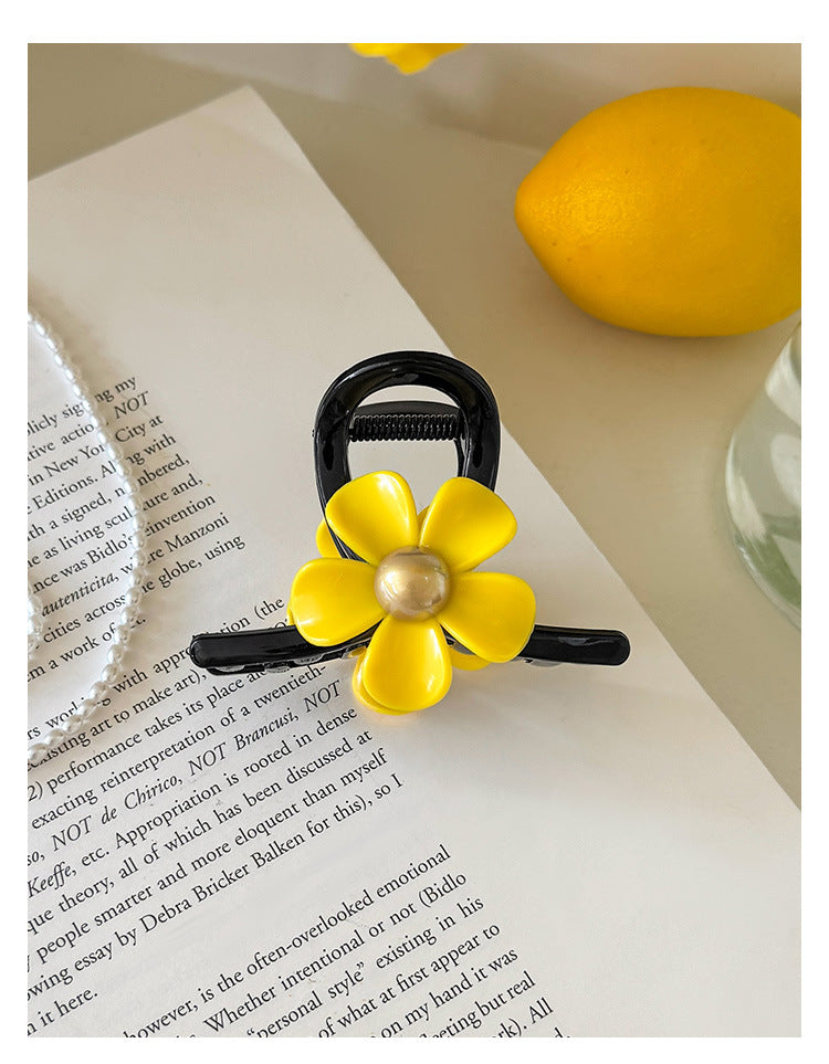Cute Sweet Yellow Flower Medium Hair Claw 8AS6HCP299L
