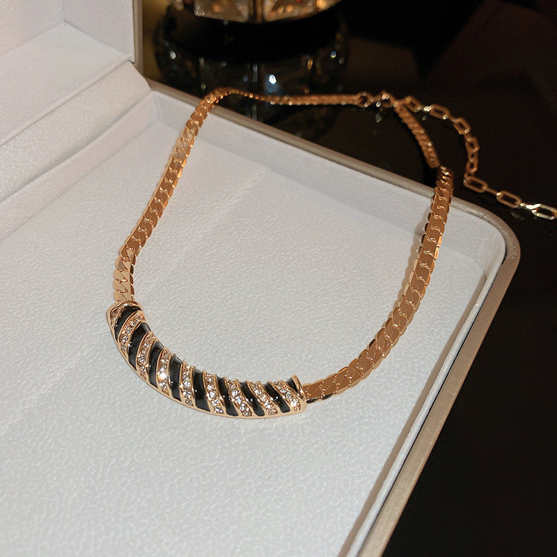 Chic Rhinestone Geometry Shape Choker Necklace 6W6JNC923