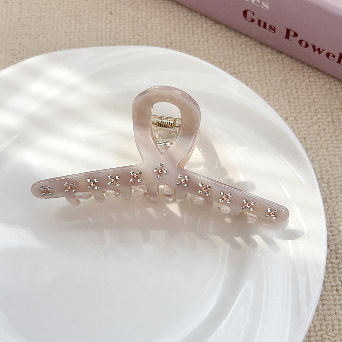 Sparkly Floral Rhinestone Acetate Hair Claw MK2PPM6W6HCP343