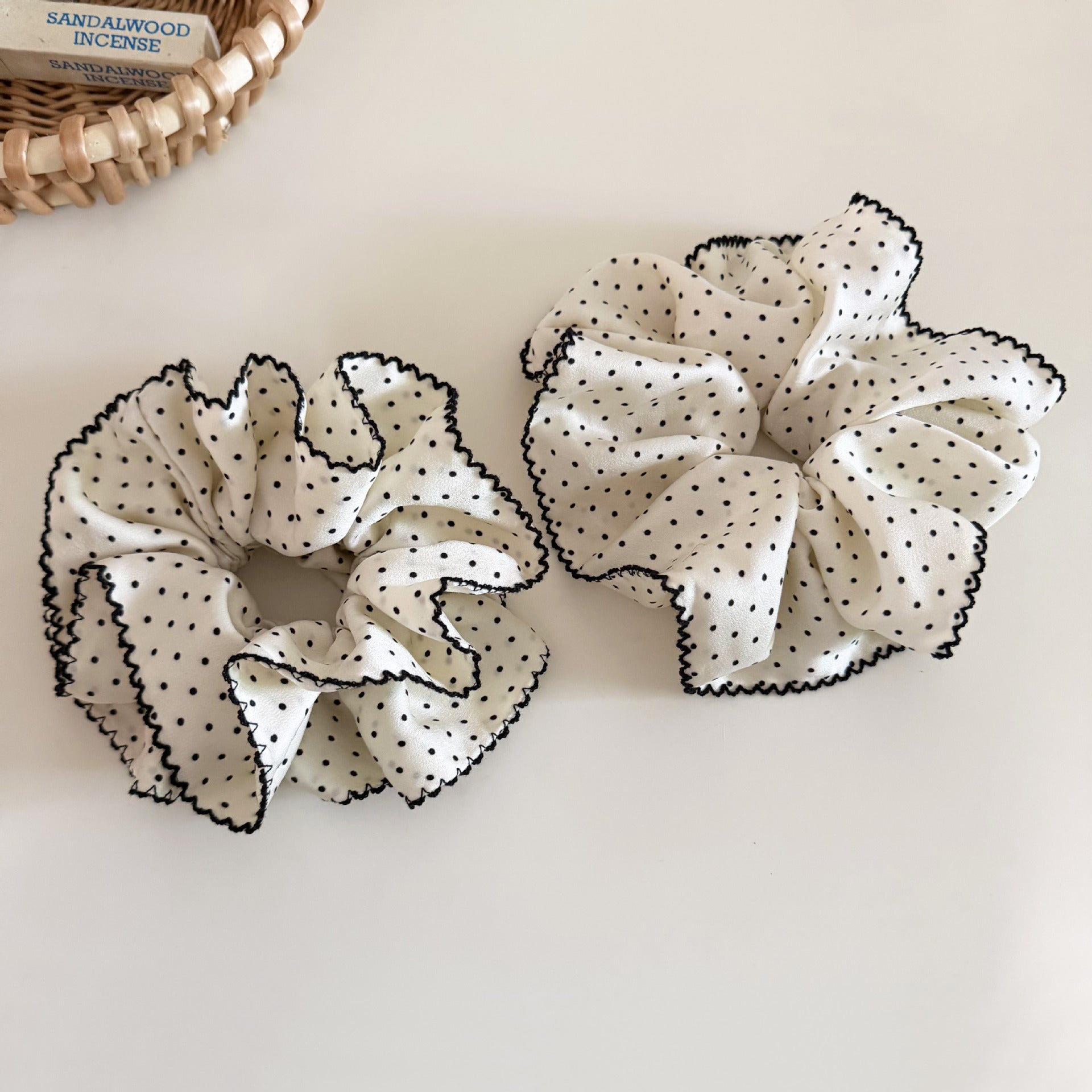 Polka Dot Wide Ruffled Hair Scrunchie MK2BLW6W6HSR12