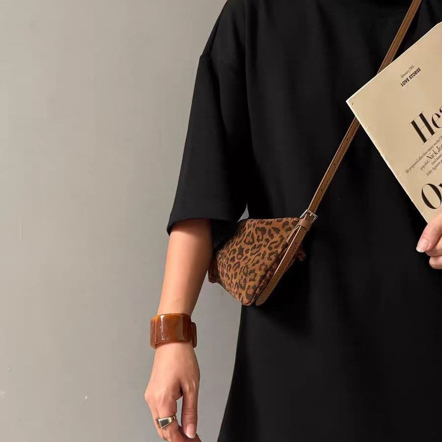 Trendy Suede Leopard Print Crossbody Bag DP25G635