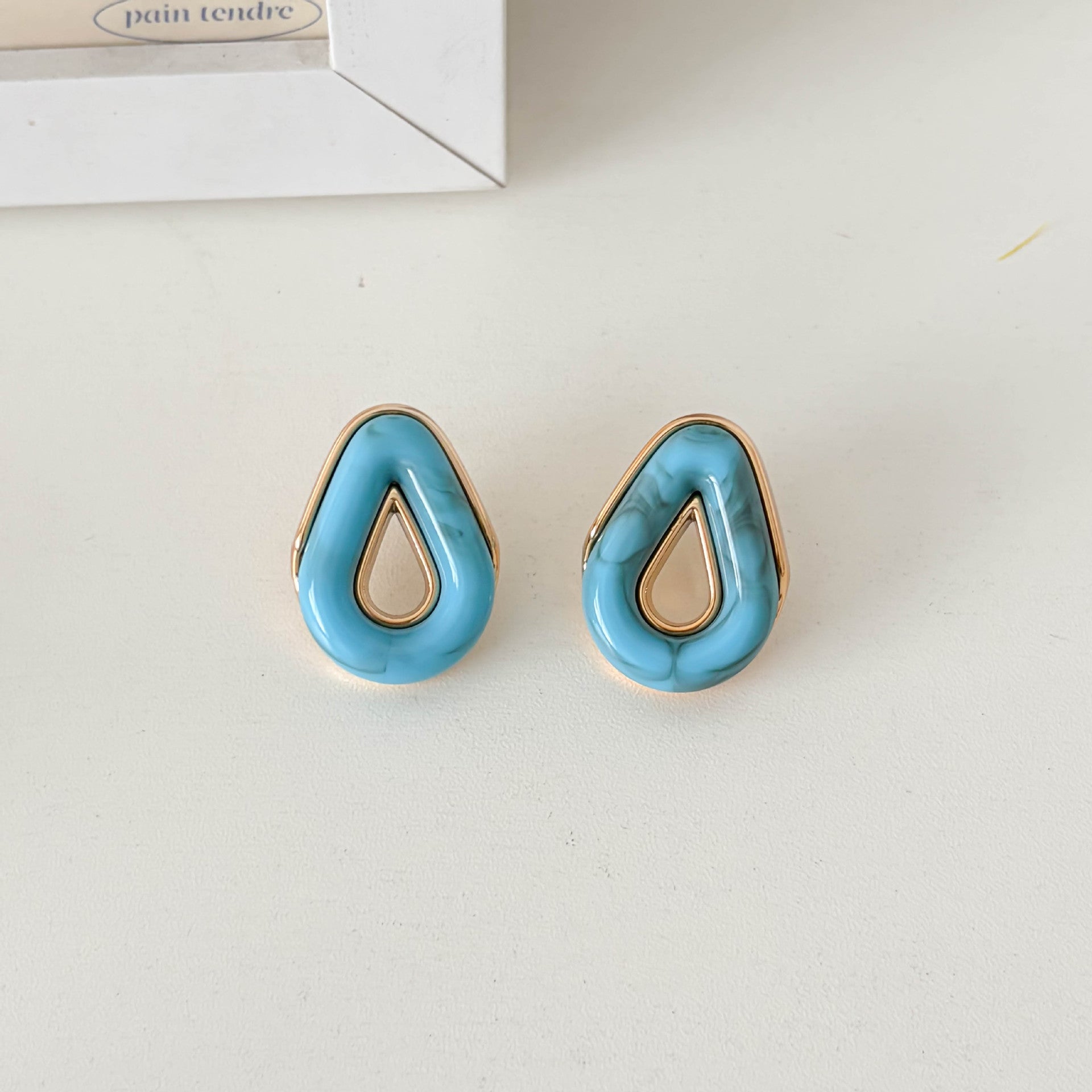 Minimalist Solid Color Hollow Acrylic Stud Earring 6W6JER559