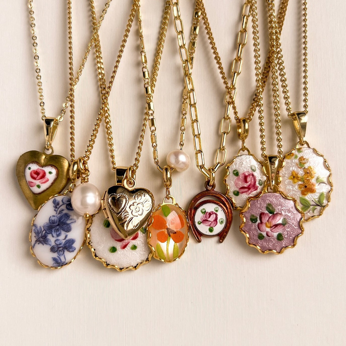 Oval Floral Pendant Necklace - DippedShop Wholesale - #8243