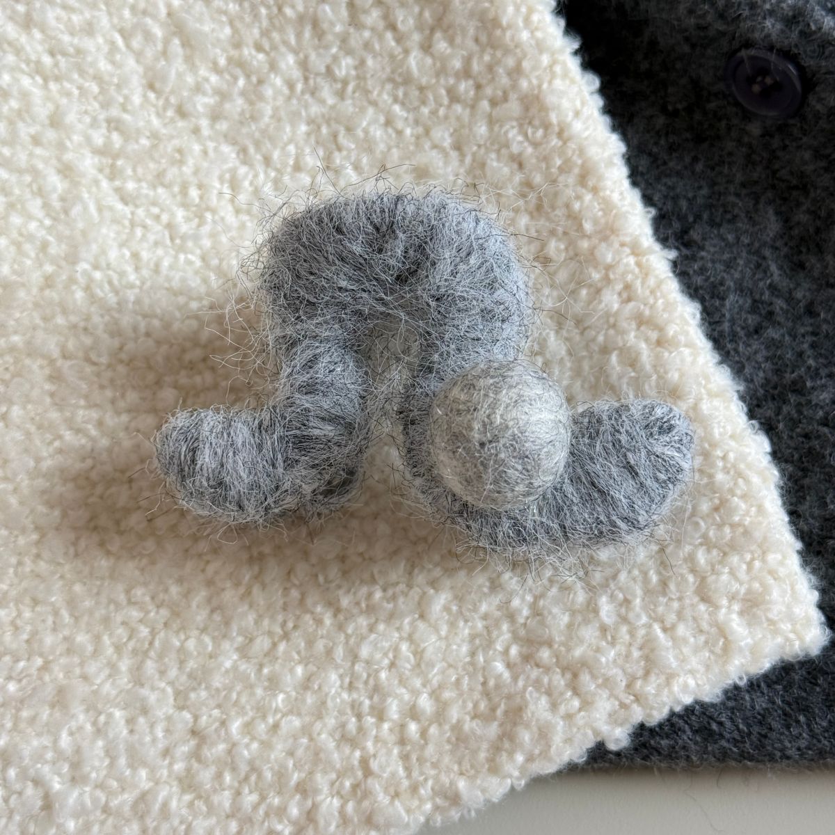 Sweet Plush Felt Ball Small Hair Claw 6W6HCP1652