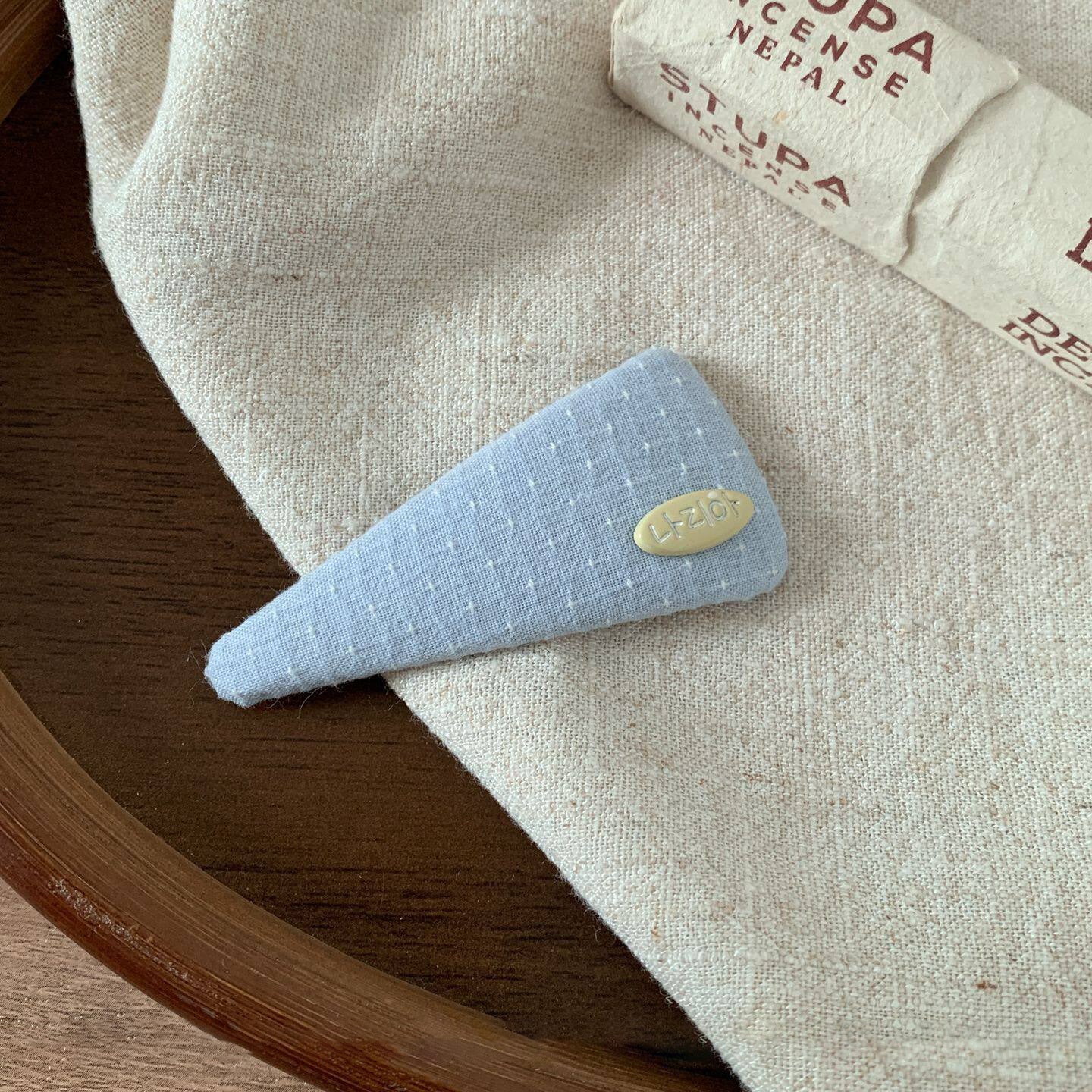 Trendy Color Contrast Non-Slip Triangle Hair Clip 8AS6HCP341T