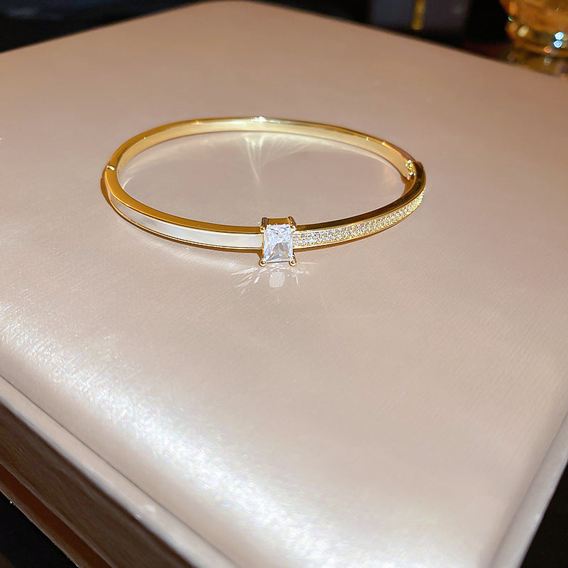 Elegant Gold Plated Rhinestone Bracelet 6W6JBR686