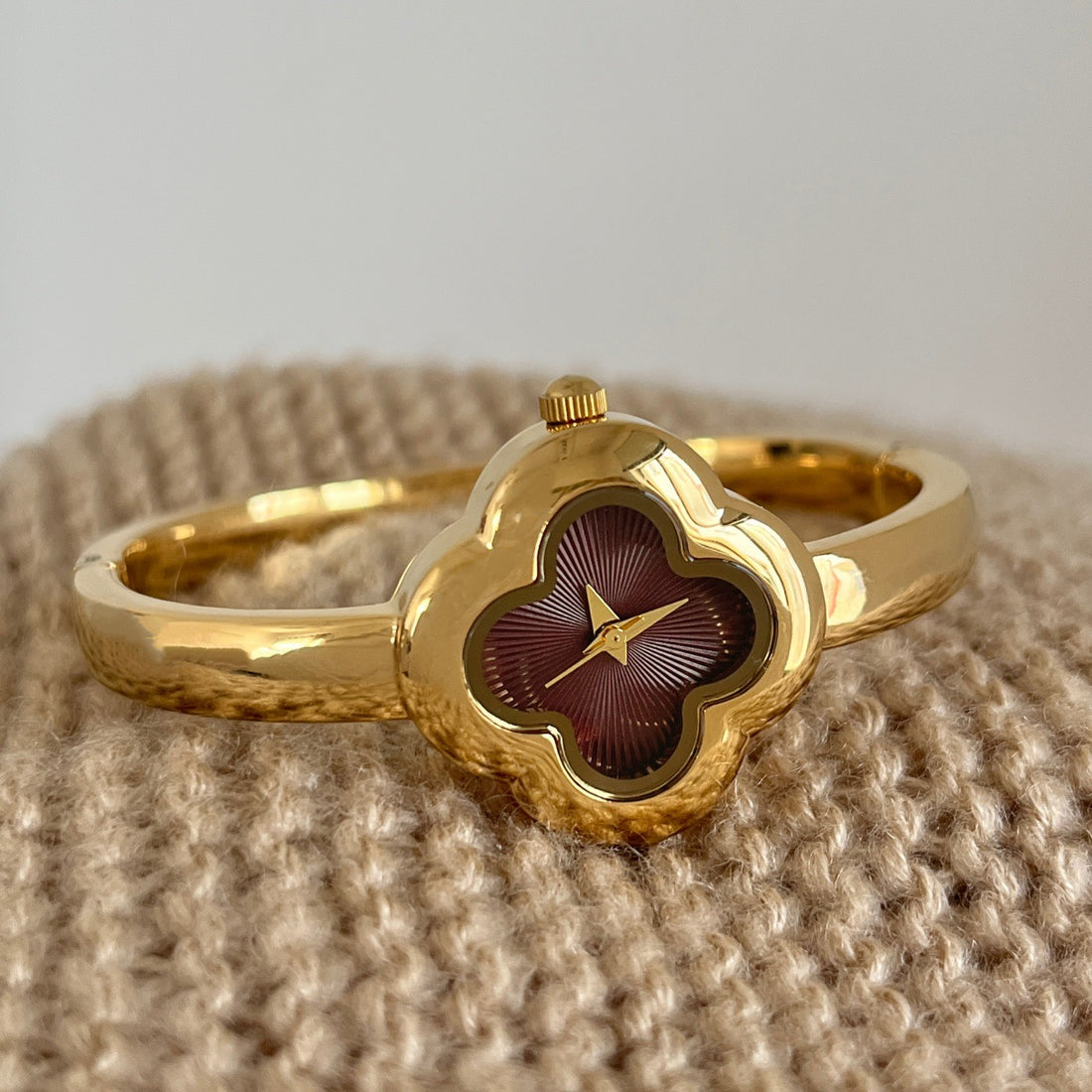 Four-Leaf Clover Quartz Watch - DippedShop Wholesale - #0355
